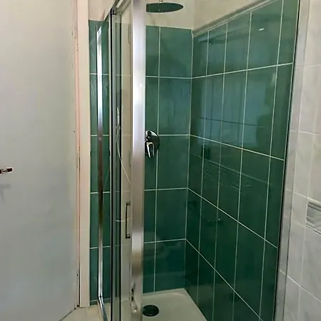 B&B 